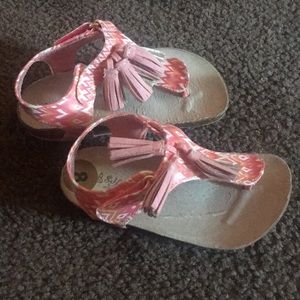 New size 8 sandals